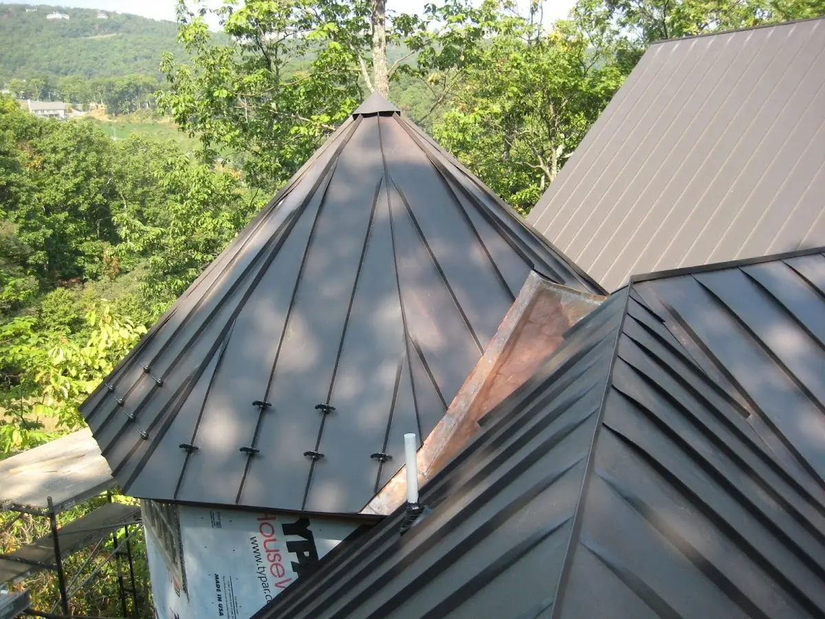 Professional Roof Tarp Installation by Craftsman Roofing in Amity